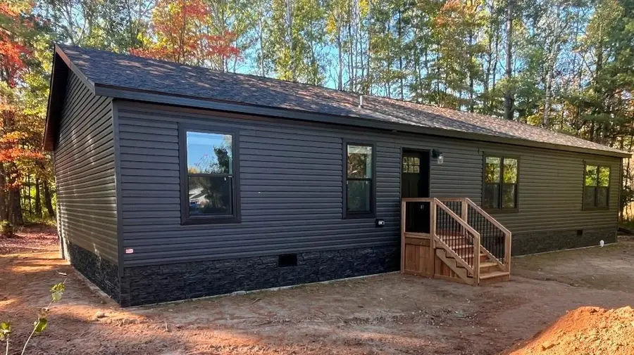 611 Pine Avenue S, Sandstone, MN 55072 - Image #2