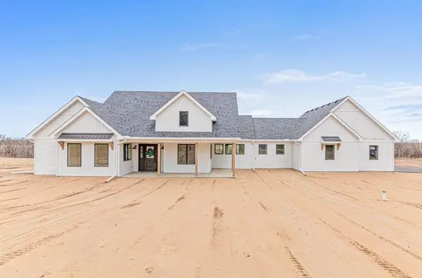 40355 Hemingway Avenue, North Branch, MN 55056