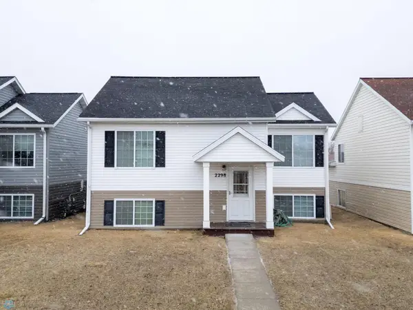 2298 57 Avenue S, Fargo, ND 58104