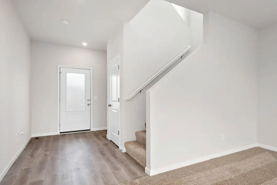 160 Summerfield Drive, Waverly, MN 55390 - Image #2