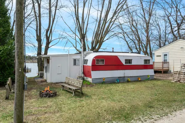 6000 Fairbanks Path #15, Wells Twp, MN 55021