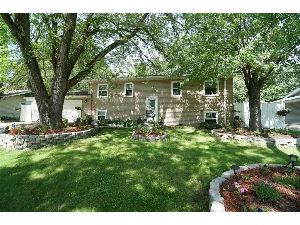 10432 Arrowhead Street Nw, Coon Rapids, MN 55433 - Image #1