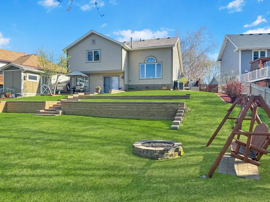 890 Winterberry Court, Woodbury, MN 55125 - #3