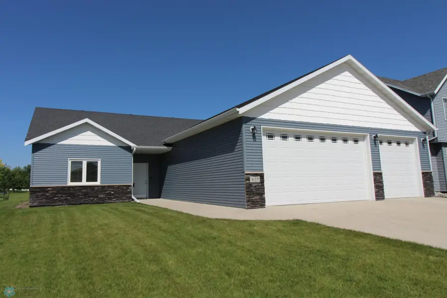427 33rd Street N, Moorhead, MN 56560 - Image #2