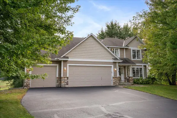 6933 Prairie Court S, Cottage Grove, MN 55016