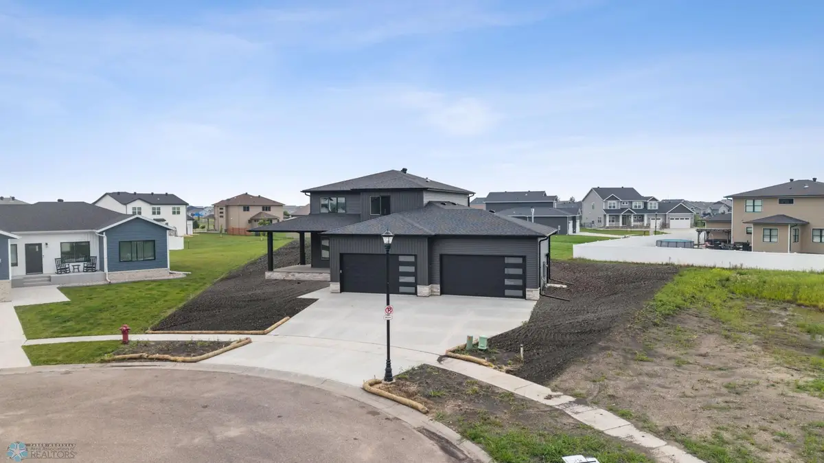 951 50th Avenue W, West Fargo, ND 58078 - Image #1