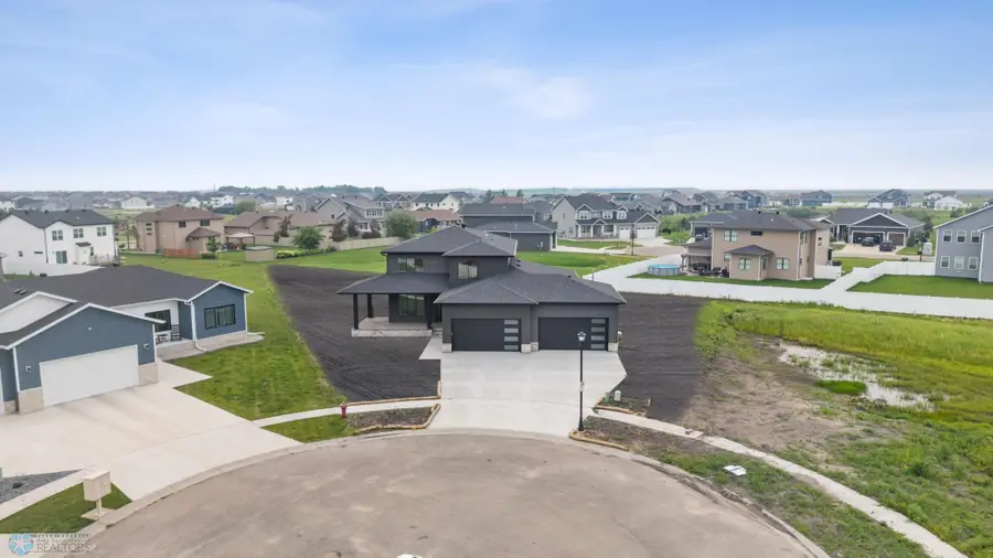 951 50th Avenue W, West Fargo, ND 58078 - Image #2