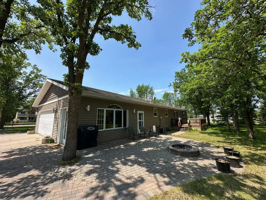 102 Colony Drive S, Karlstad, MN 56732 - Image #2