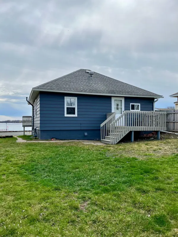 516 Park Island Rd #1, Center City, MN 55012