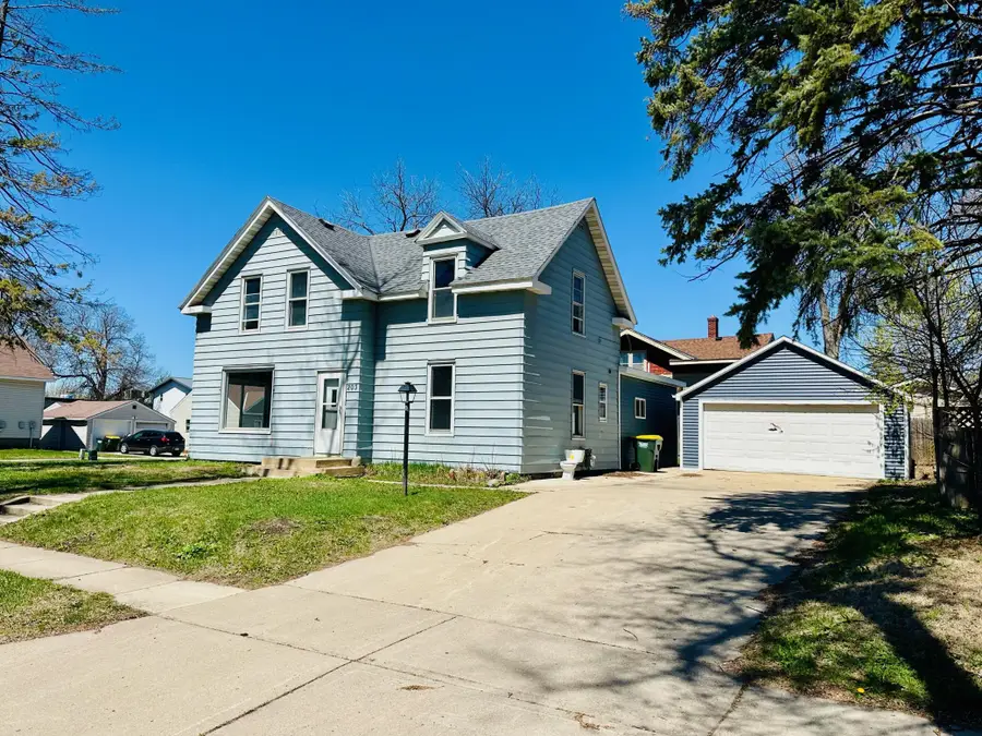203 Trott Avenue Se, Willmar, MN 56201 - Image #2
