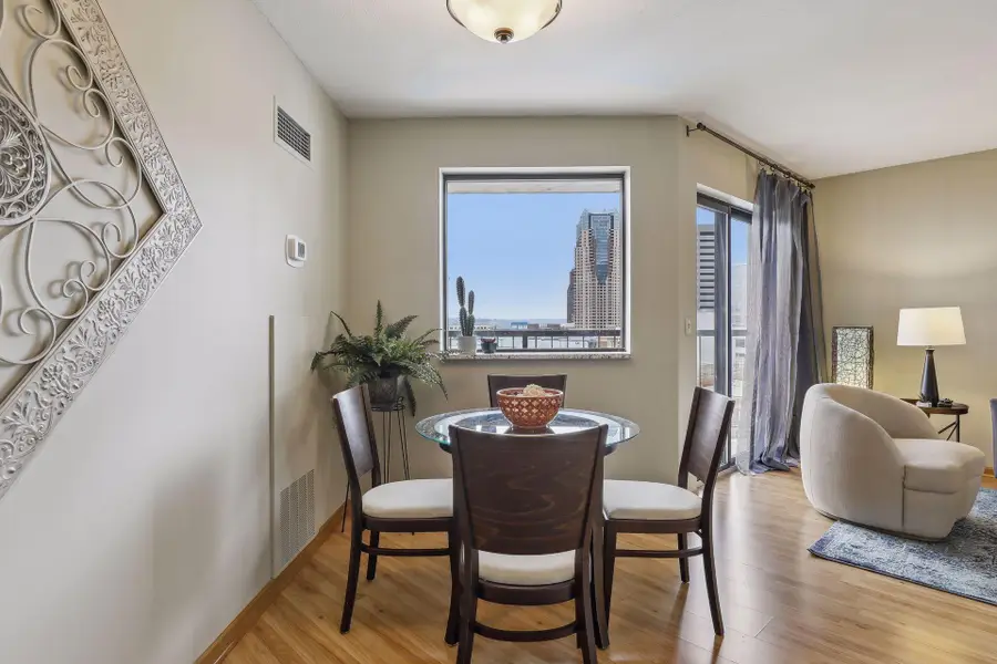 78 10th Street E #901, Saint Paul, MN 55101 - Image #2