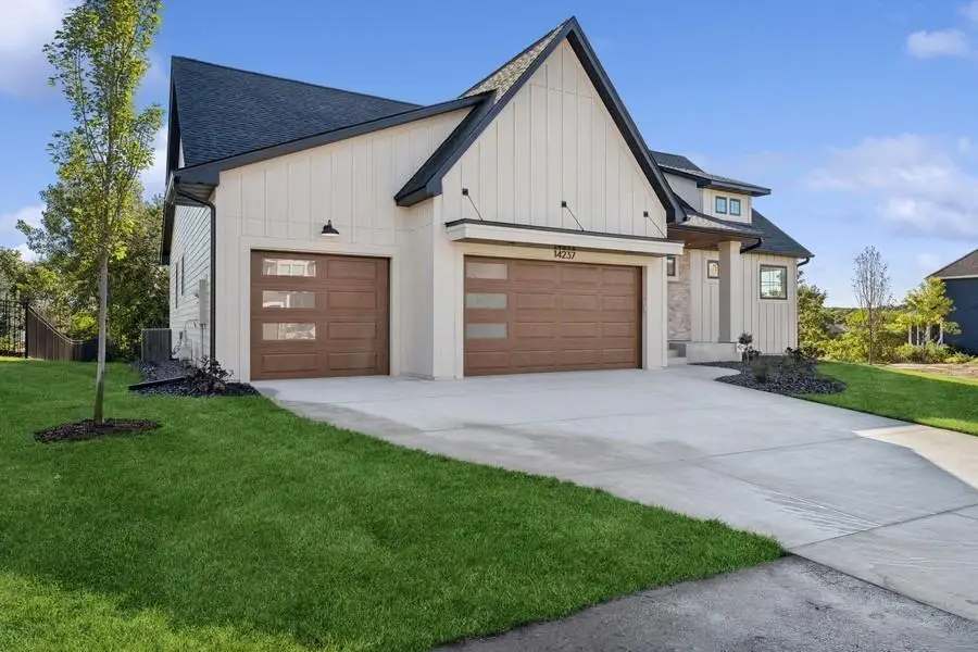 14237 Mckenna Road Nw, Prior Lake, MN 55372 - Image #2