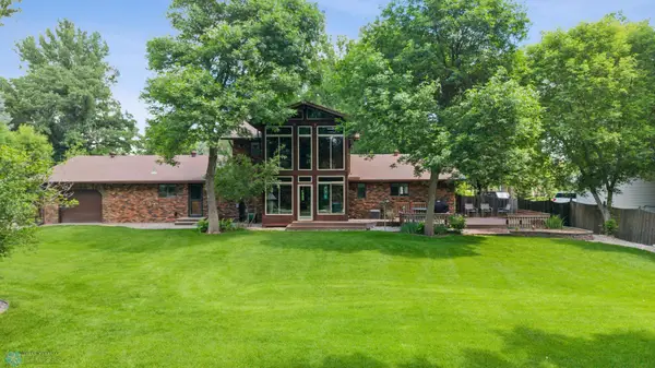 6819 Sunnyside Drive, Horace, ND 58047