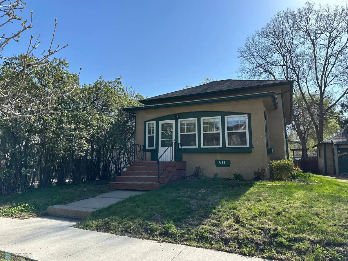 911 8th Street N, Fargo, ND 58102 - Image #1