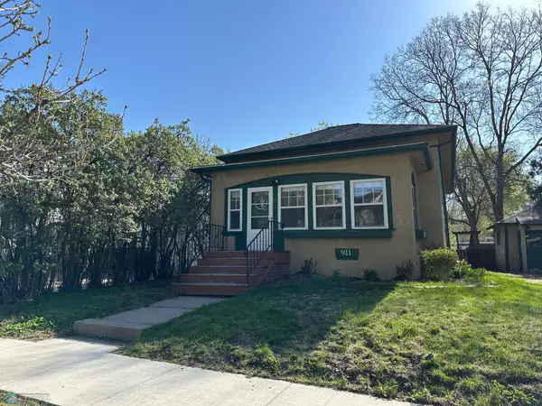 911 8th Street N, Fargo, ND 58102