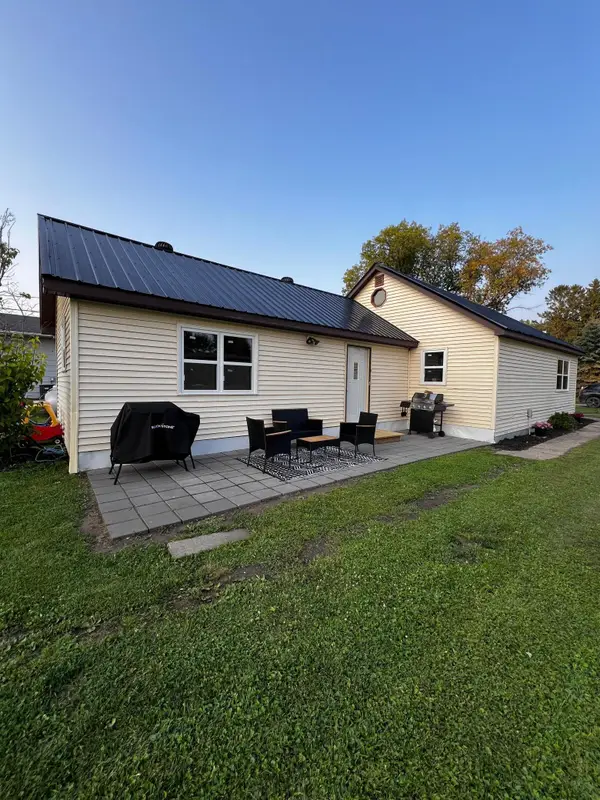 513 Water Avenue N, Saint Hilaire, MN 56754