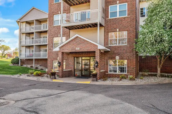 2231 Penn Place #114, North Saint Paul, MN 55109