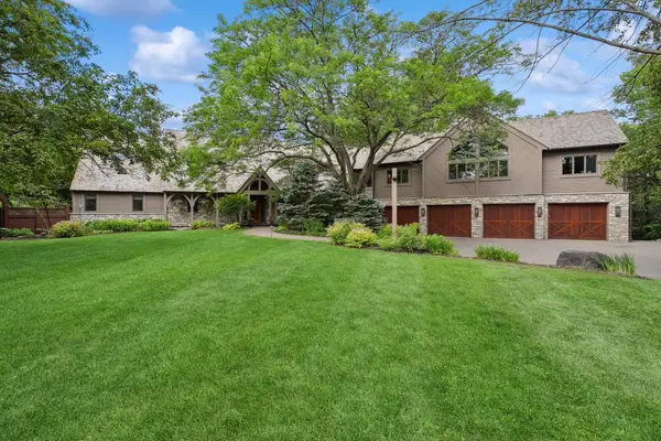 10420 Bluff Circle, Chaska, MN 55318