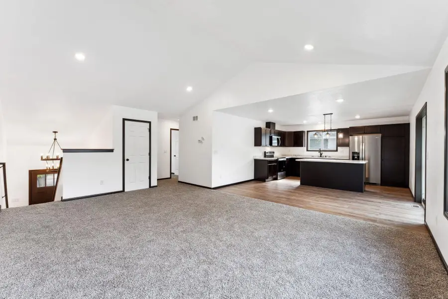 1094 7th Street E, Saint Paul, MN 55106 - Image #3