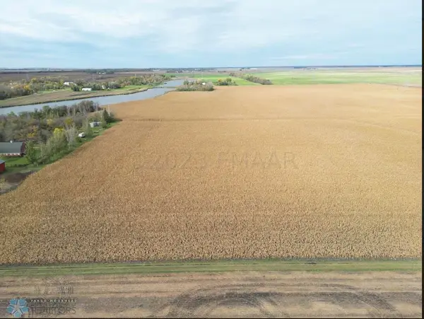 5386 52 Avenue N, Fargo, ND 58102