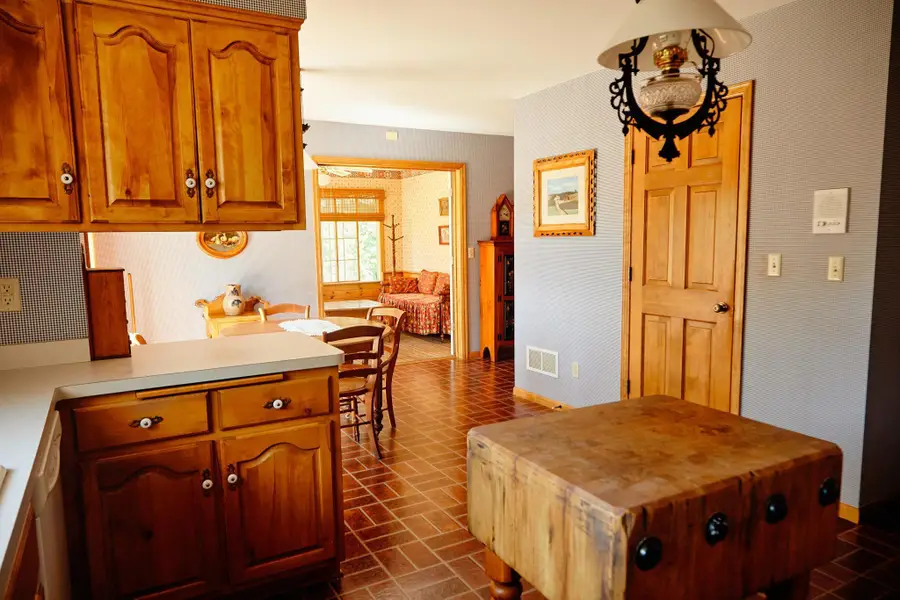 16865 Terrey Pine Dr, Eden Prairie, MN 55347 - Image #2