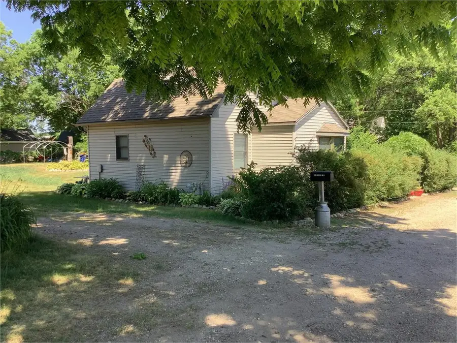 103 Bloomer Street E, Morristown, MN 55052 - Image #2