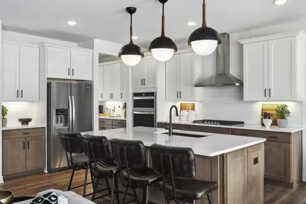 10374 Mcgregor Boulevard, Woodbury, MN 55129