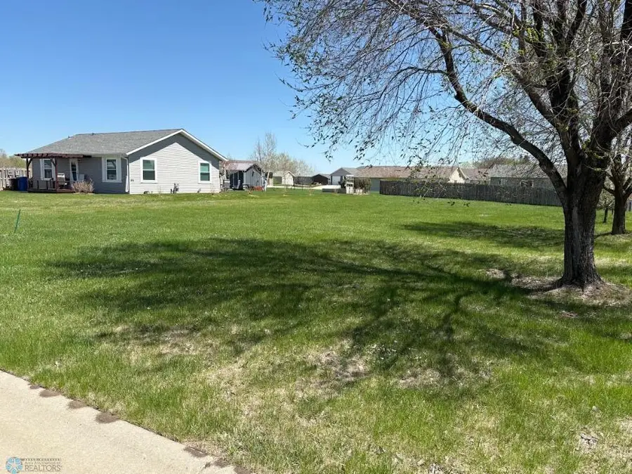 702 10th Street Nw, Frazee, MN 56544 - #2