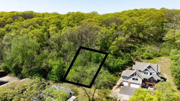 636 Oakwood Street S, Bayport, MN 55003