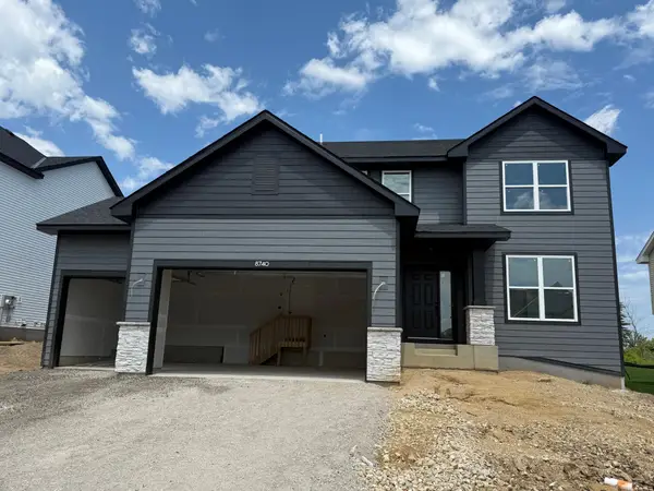 8740 Periwinkle Boulevard, Woodbury, MN 55129