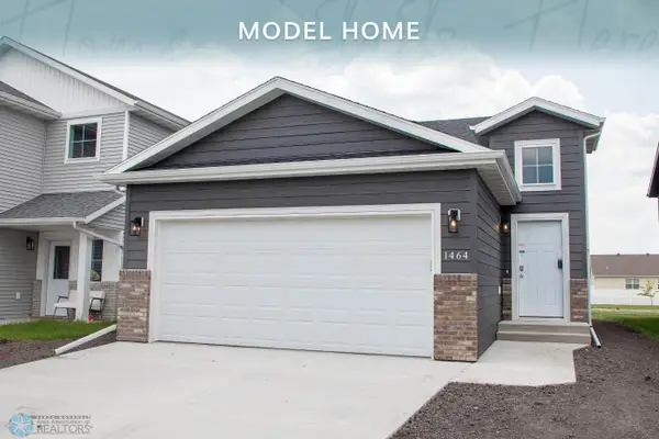 1464 69th Avenue S, Fargo, ND 58104