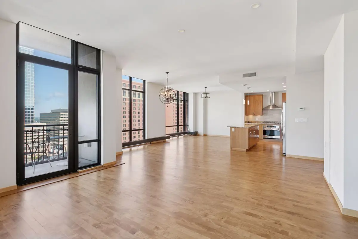 201 S 11th Street #1700, Minneapolis, MN 55403 - Image #1