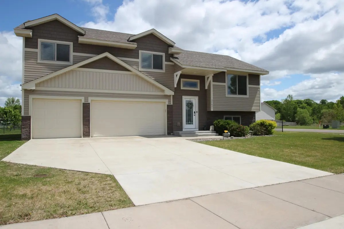 37621 Hawthorne Avenue, North Branch, MN 55056 - Image #1