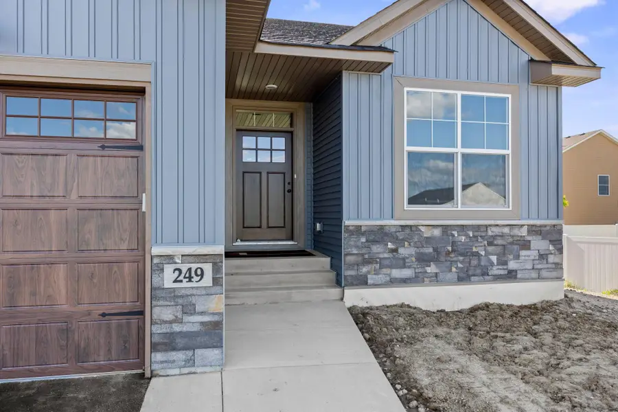 249 3rd Street Sw, Delano, MN 55328 - Image #2