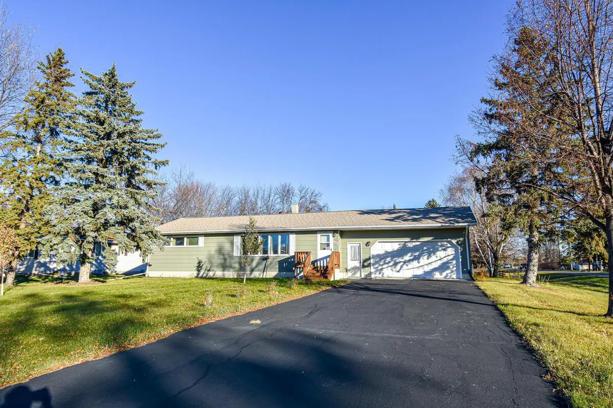 302 Sherwood Avenue N, Thief River Falls, MN 56701 - Image #1