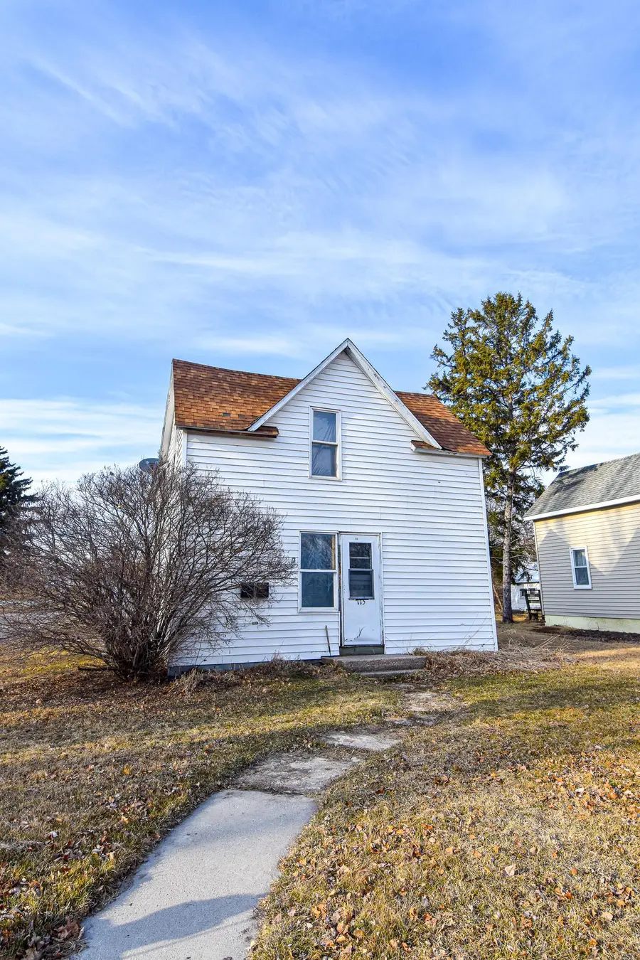 715 8th Street E, Thief River Falls, MN 56701 - Image #2