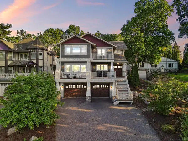 17209 Grays Bay Boulevard, Minnetonka, MN 55391