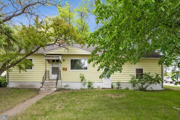 1550 13 1/2 Street S, Fargo, ND 58103