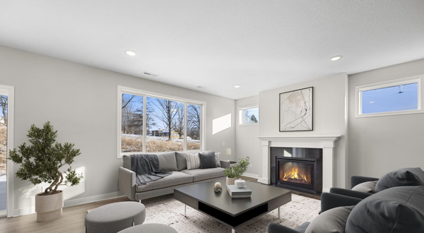 2117 Westpointe Drive, Hastings, MN 55033