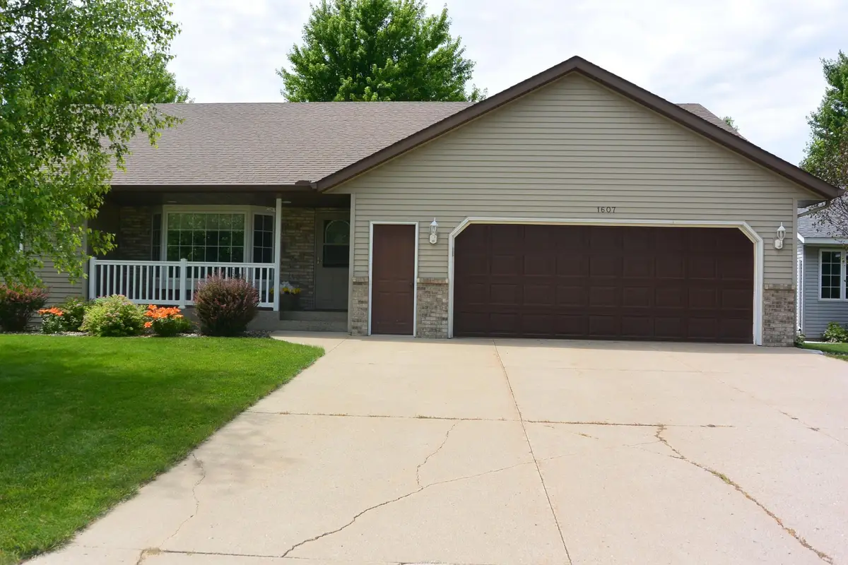 1607 Mcleod Avenue N, Glencoe, MN 55336 - Image #1