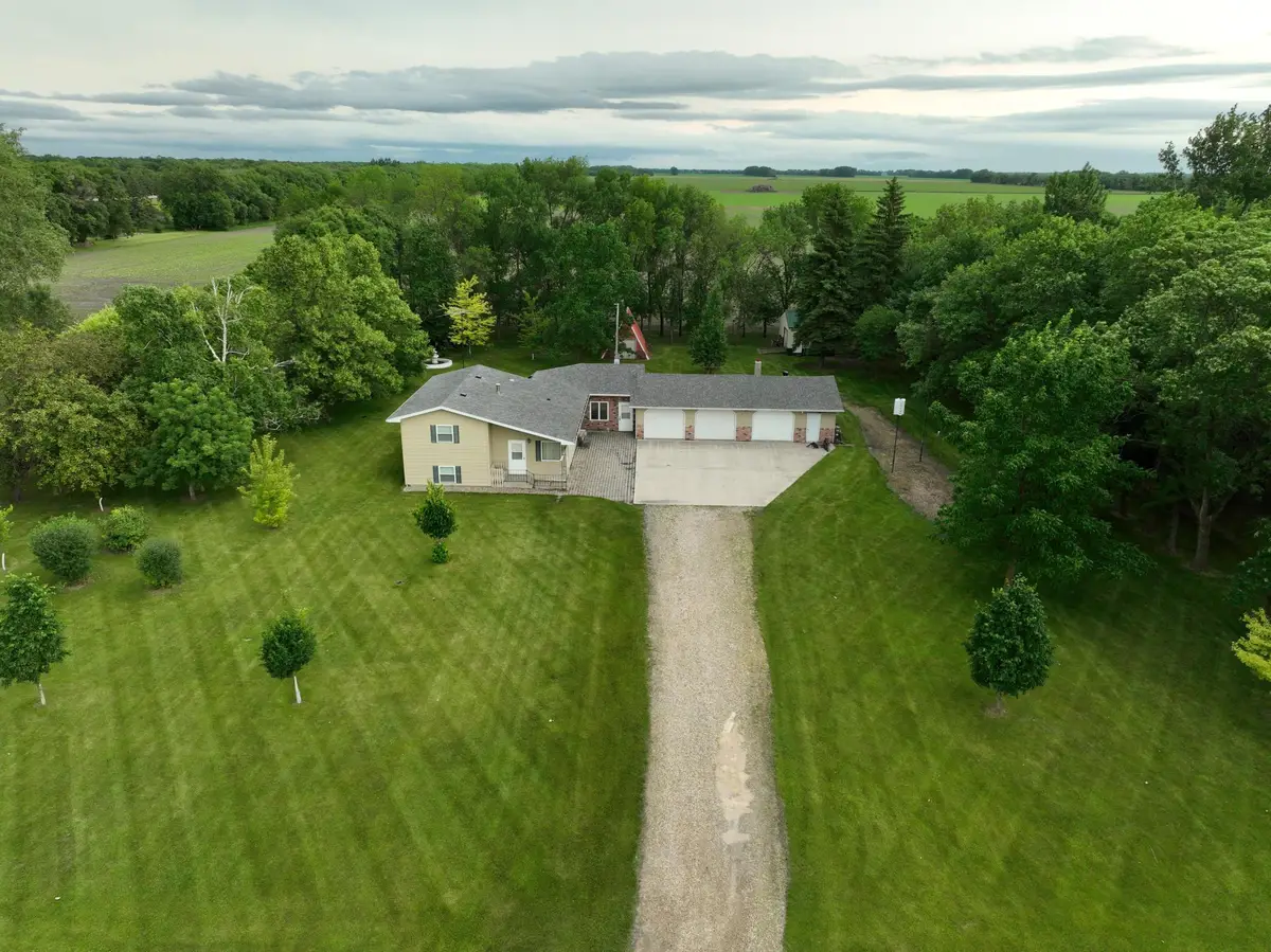 21840 320th Avenue Nw, Warren, MN 56762 - Image #1