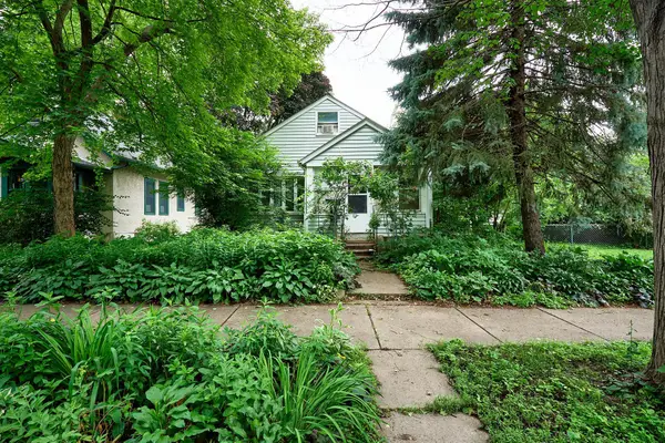 3332 31st Avenue S, Minneapolis, MN 55406