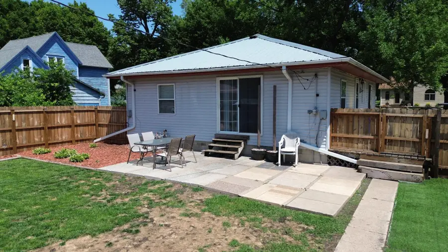 524 1st Avenue Se, Wells, MN 56097 - Image #2