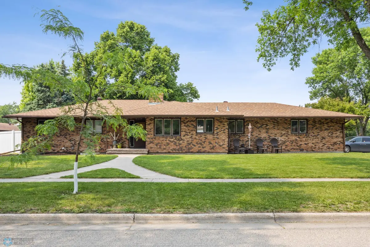 106 37th Avenue S, Moorhead, MN 56560 - Image #1