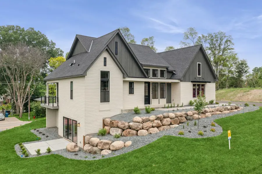 2706 Lakeview Court, Little Canada, MN 55117 - Image #2