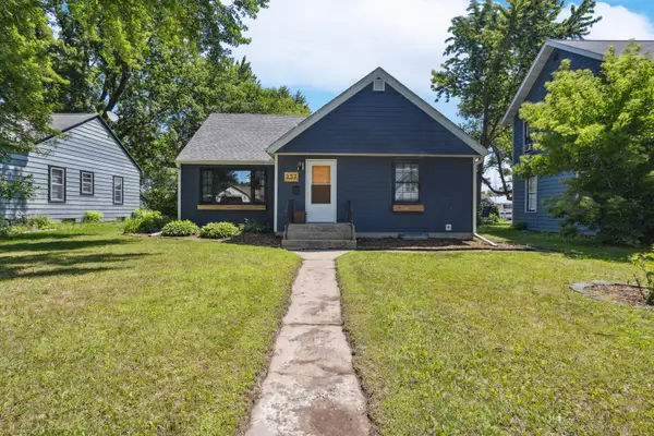 257 S Orange Street, Waconia, MN 55387