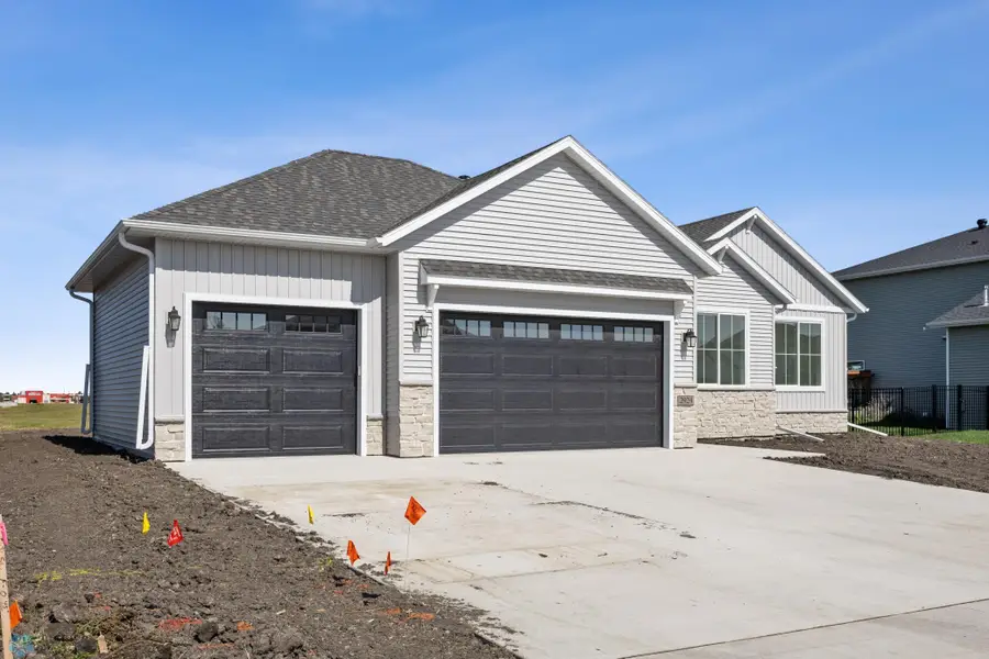 2924 Prairie Farms Circle S, Fargo, ND 58104 - Image #2