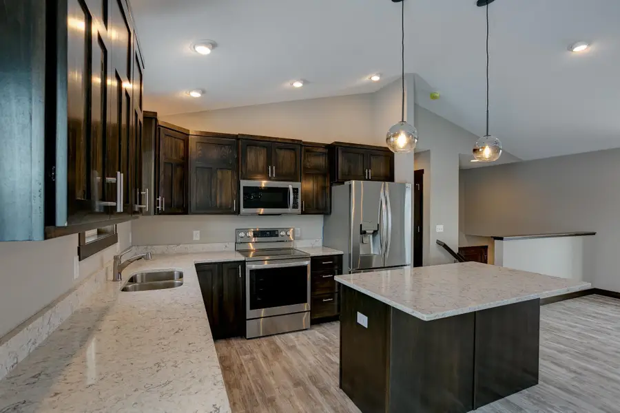 492 Coyote Way, New Richmond, WI 54017 - Image #3