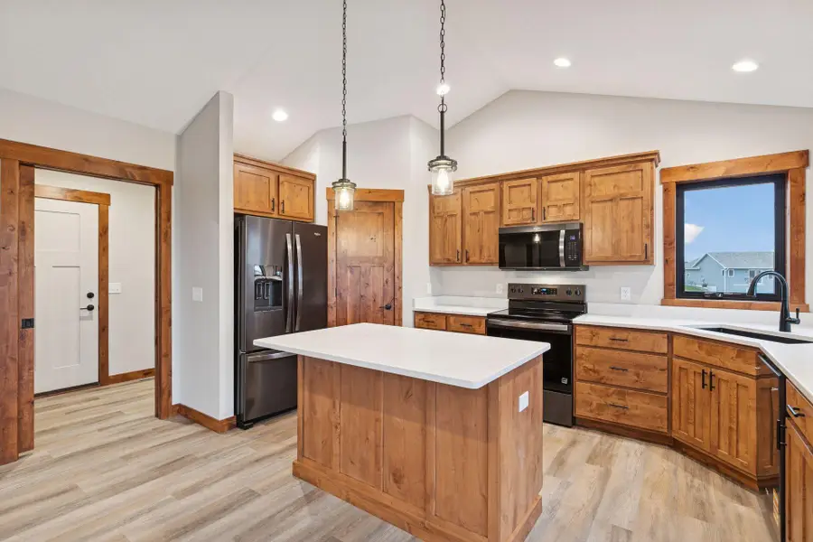 437 Coyote Way, New Richmond, WI 54017 - Image #3