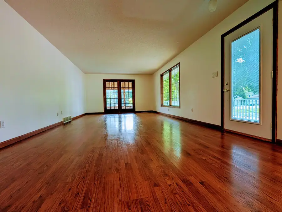 121 W Rowena Street, Ivanhoe, MN 56142 - Image #3